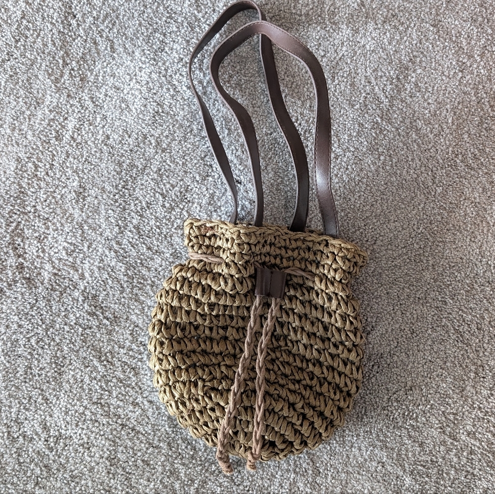 Straw Mini Bucket Back - Picture 3 of 8